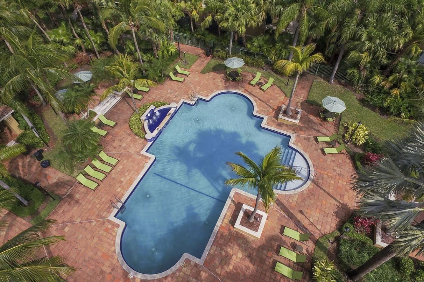 Quiet Waters Apartment Homes Image 10