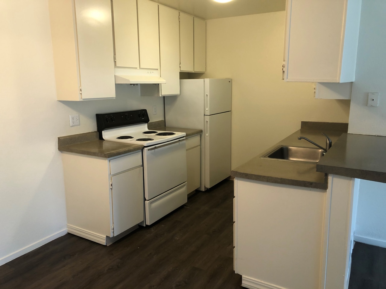 Pinewood Place Apartments Image 4