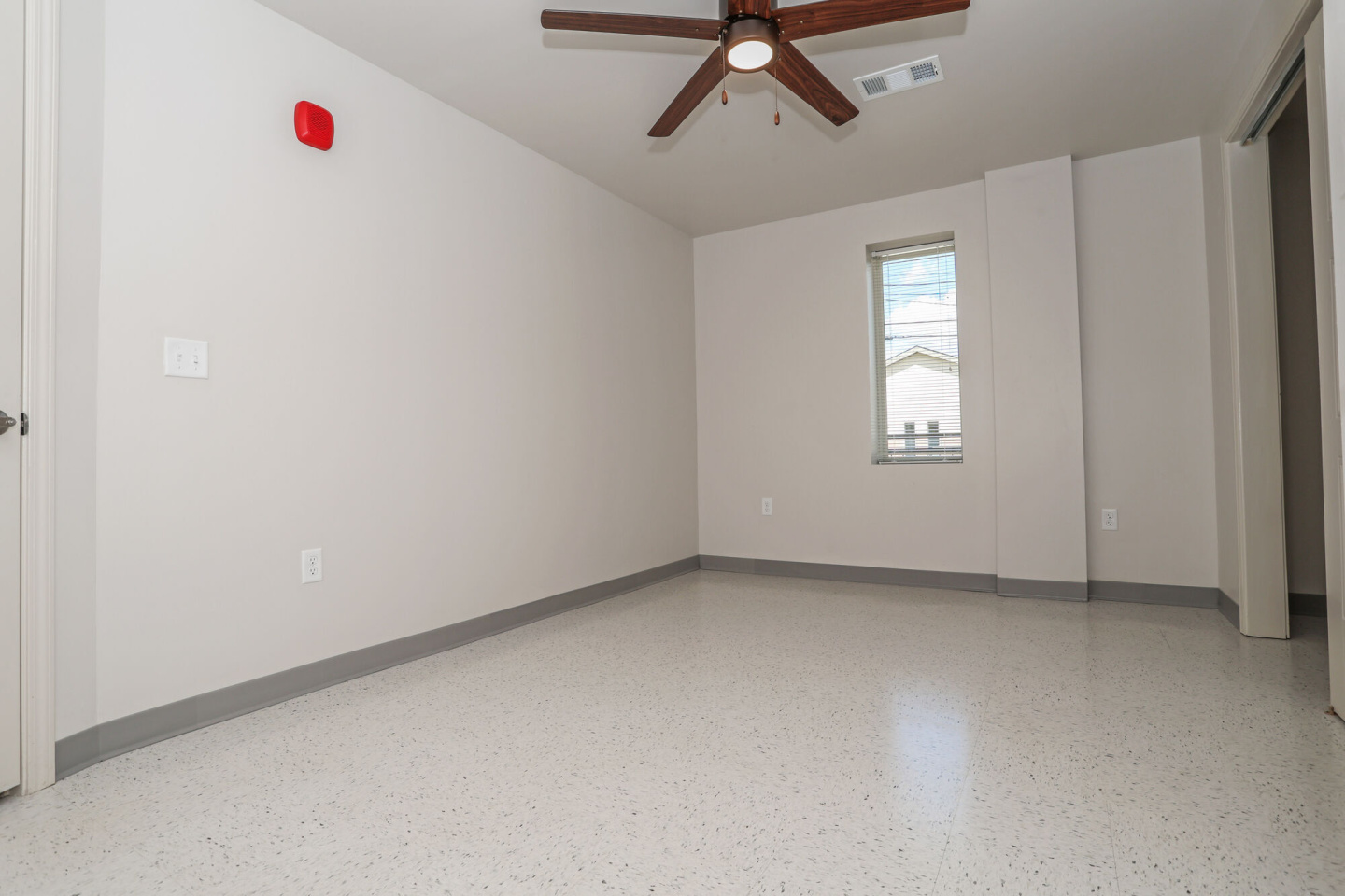 Landmark 301-Senior Living Image 7