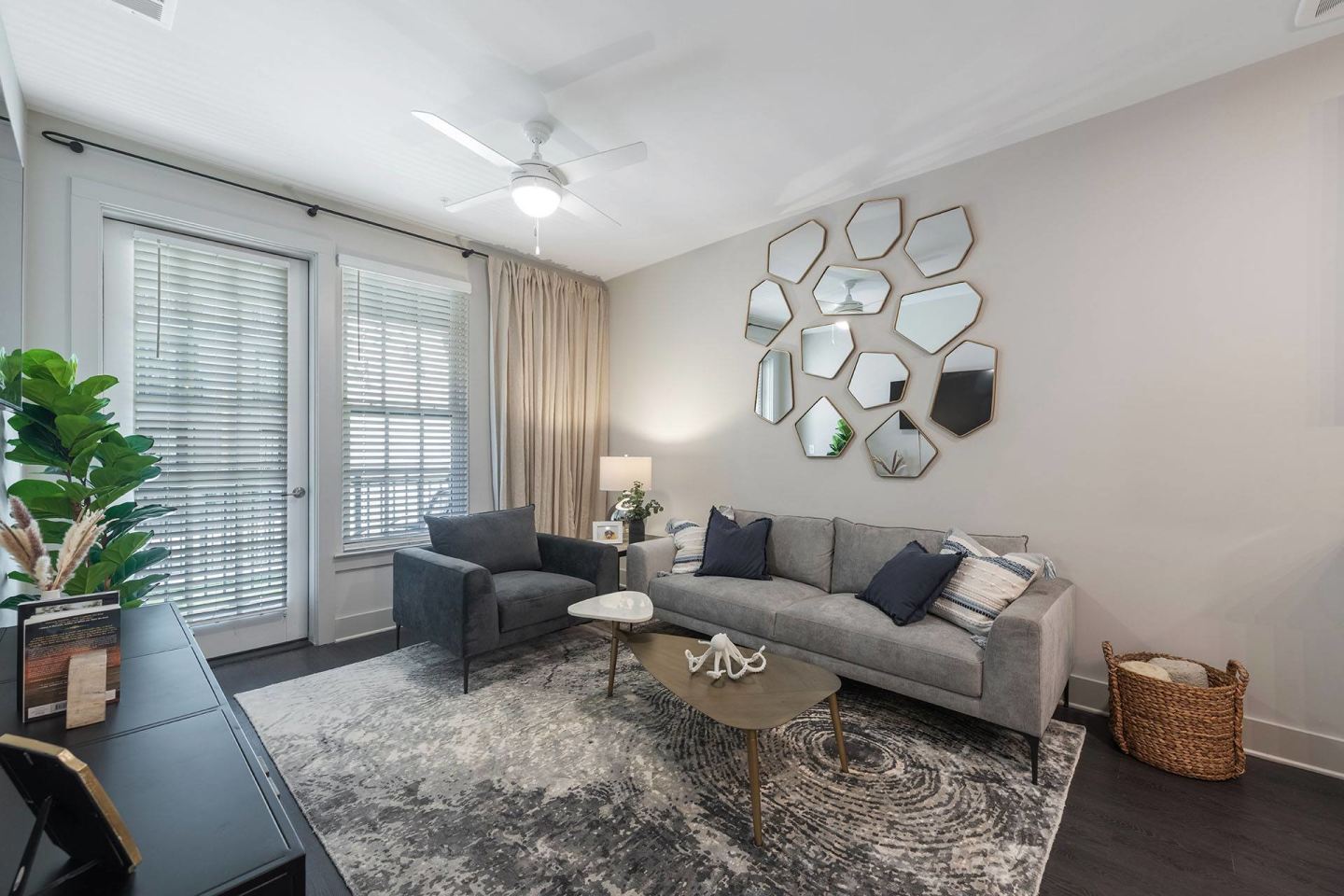 Capital Collective Luxury Apartments Image 9