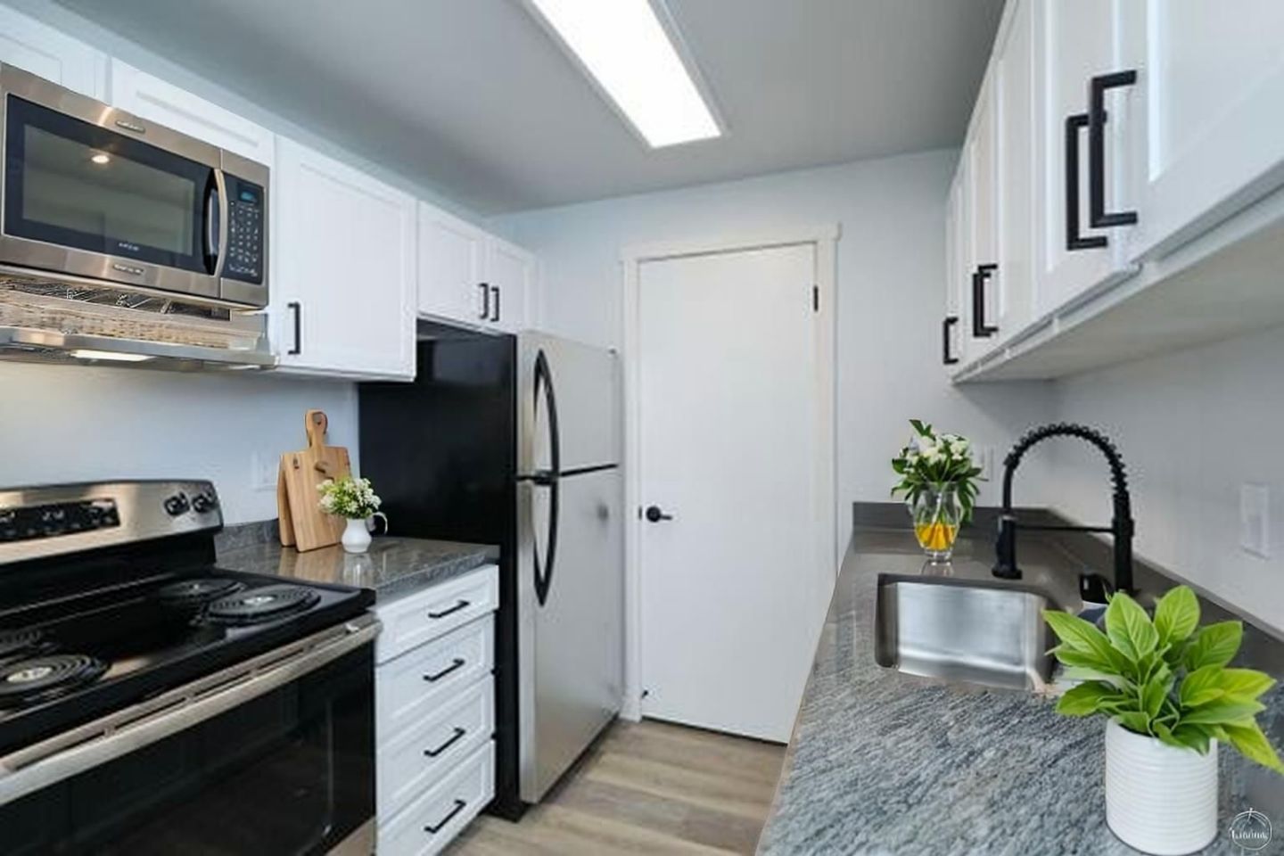 Capri Apartments Image 24