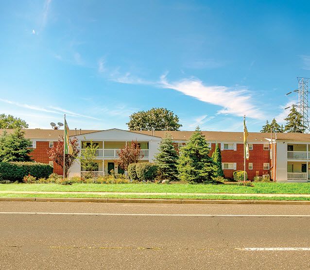 Woodmere Apartments Image 6