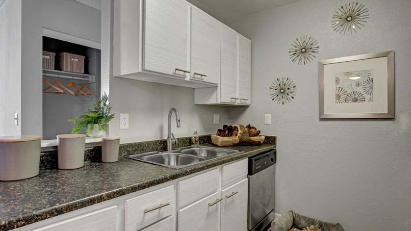 The Grove at City Center Apartments Image 6