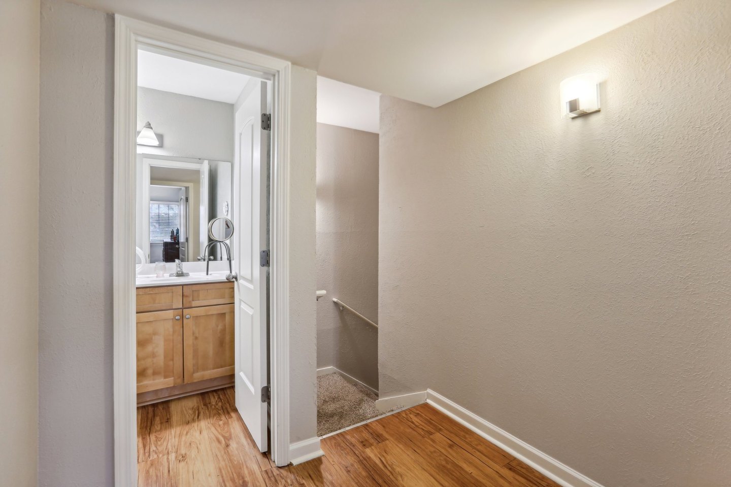 865 Bellevue Image 10