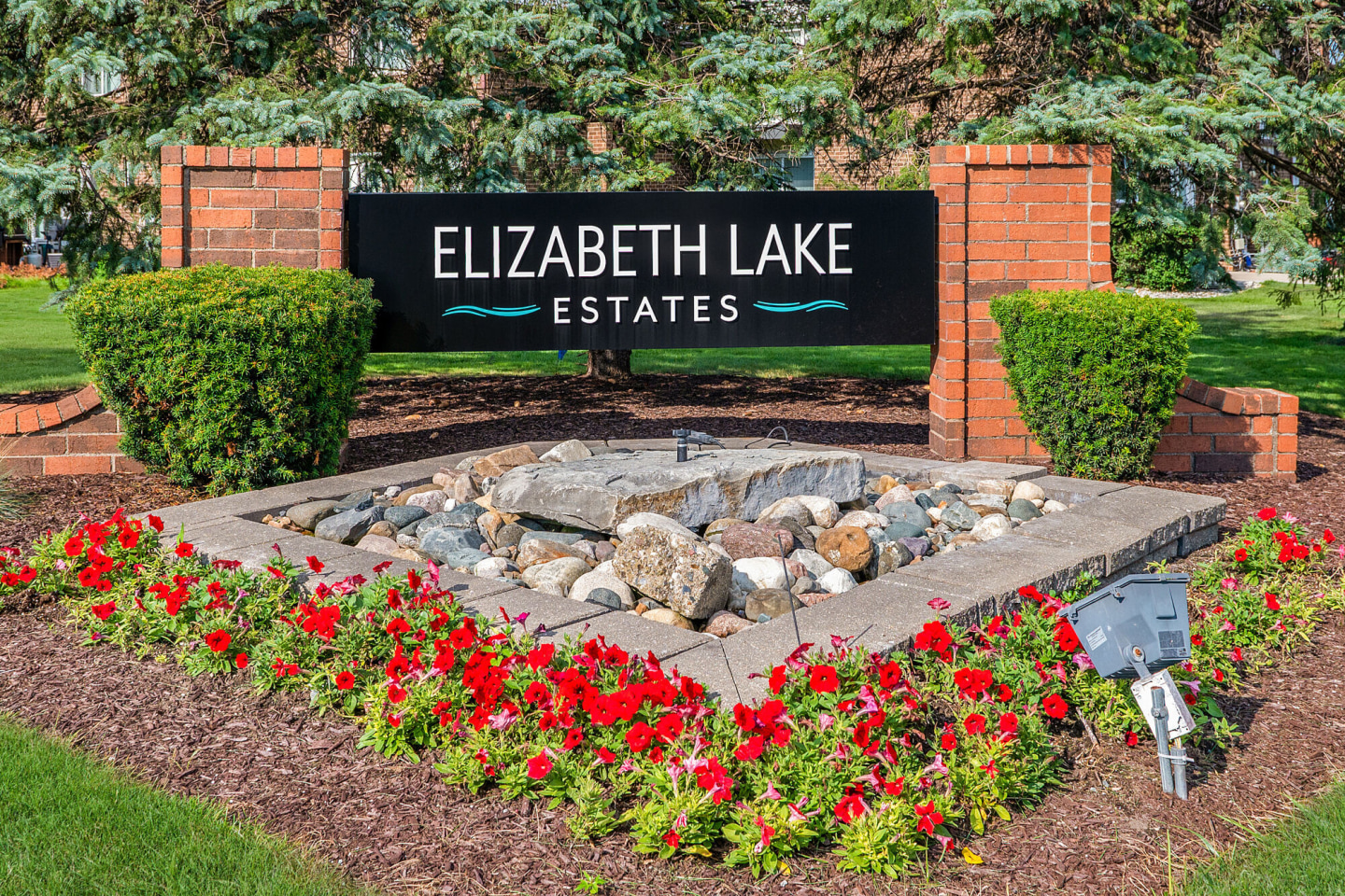 Elizabeth Lake Estates Image 4
