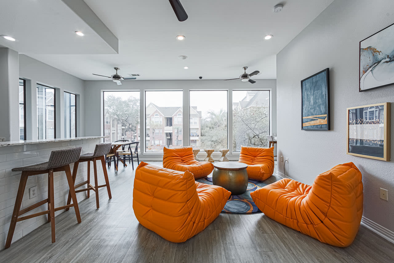 The Village at Bellaire Apartments Image 8