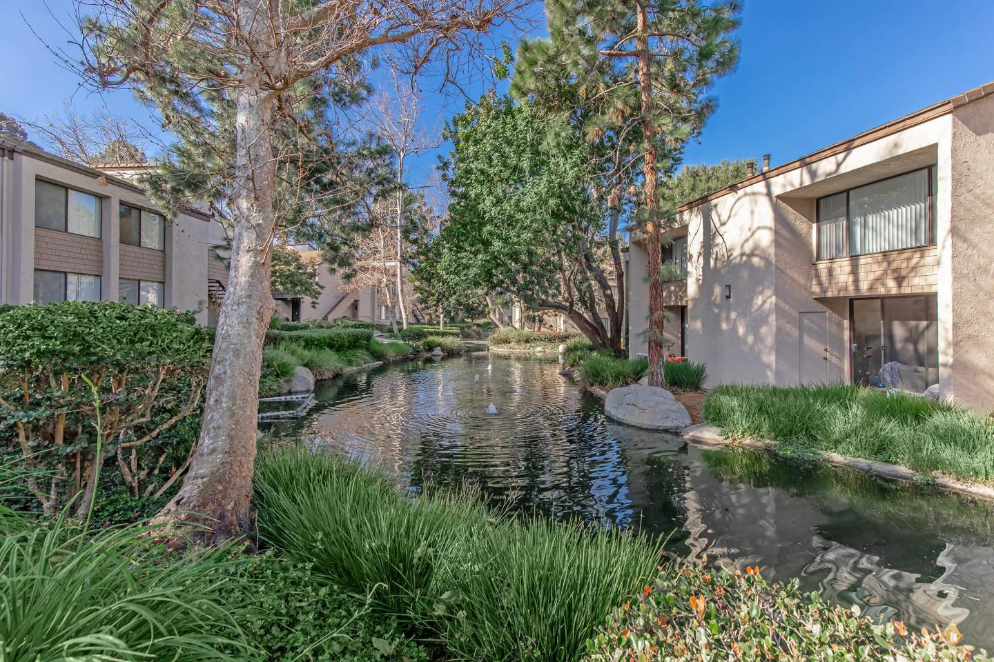 Huntington Lakes Apartments Image 2