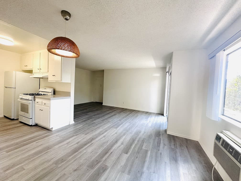 10535 Rose Avenue Image 22