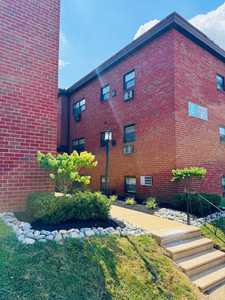 Fox Chase Gardens Image 9