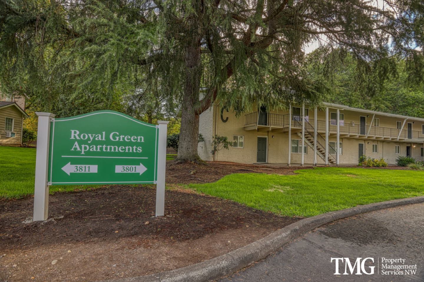 Royal Green Image 29