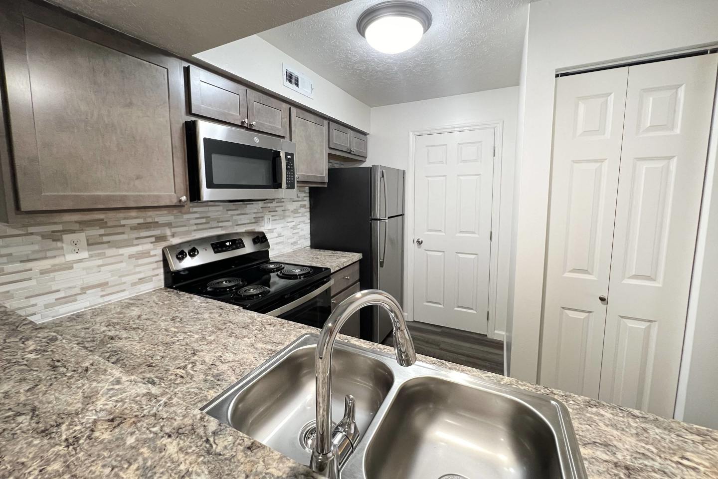 Deercross Apartments Image 113