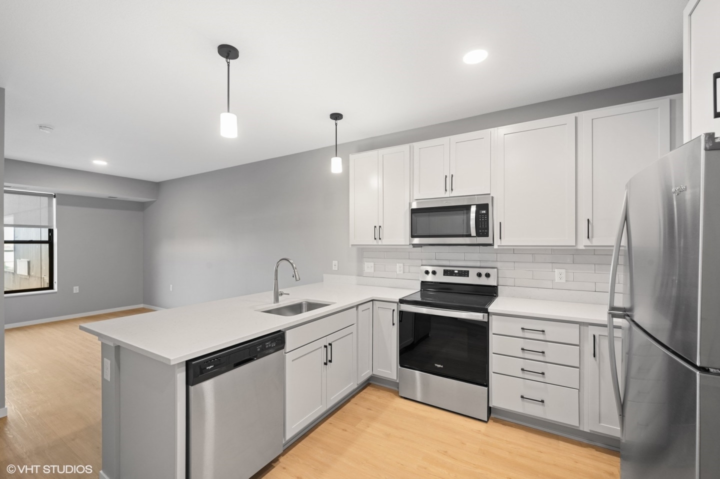 Lago Apartments Image 4