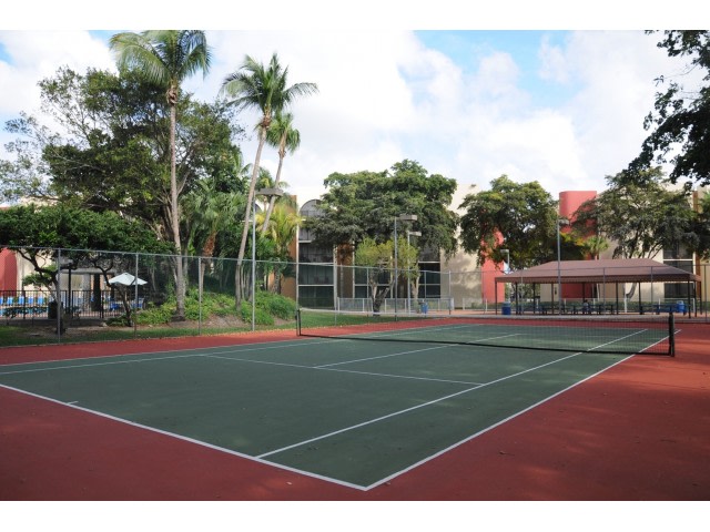 Aventura Harbor Apartments Image 15