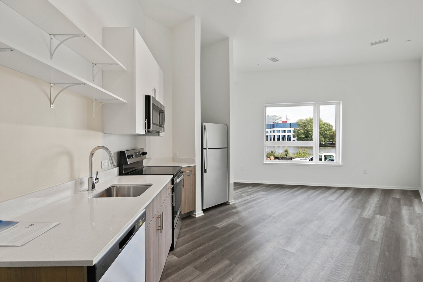 River House Apartments Image 11