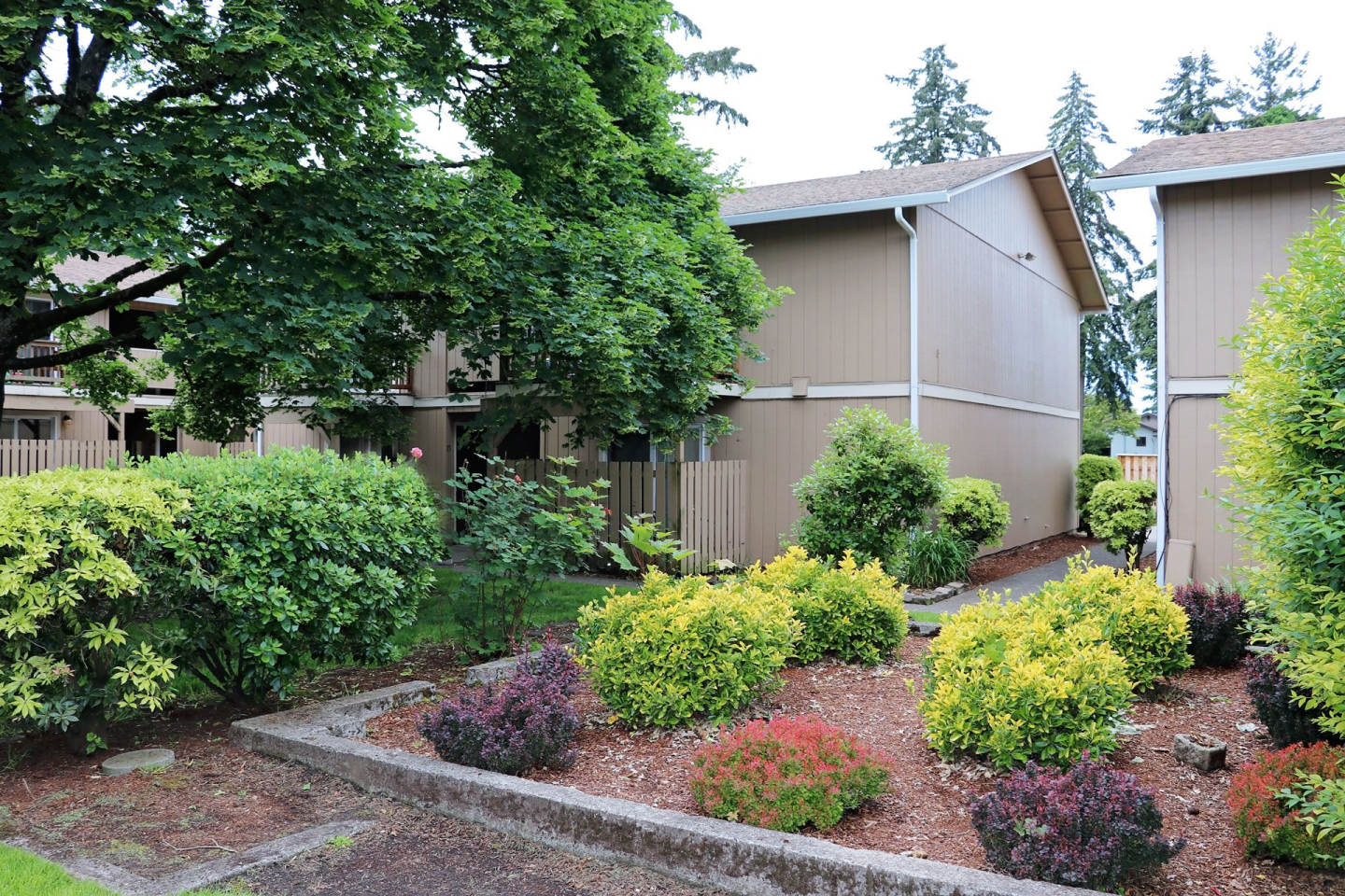 Garden View Apartments Image 2