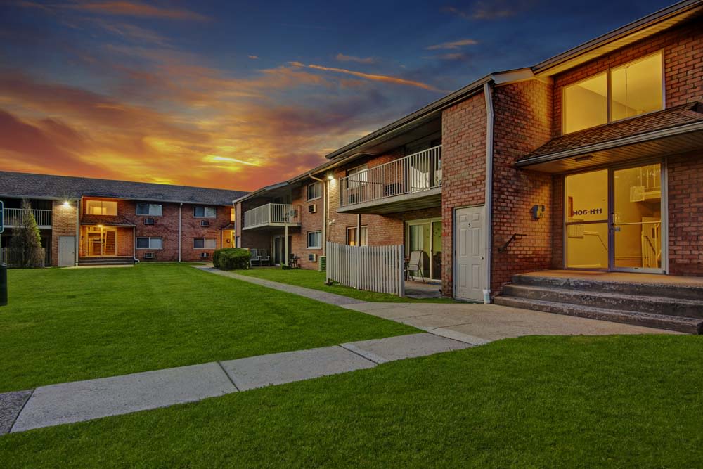 Golf Club Apartments and Townhomes Image 29