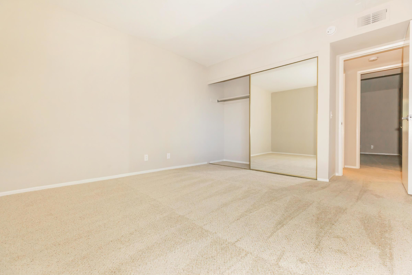 Wood Canyon Villa Apartment Homes Image 8