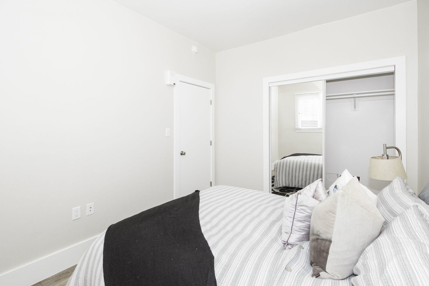 795 PINE Image 15