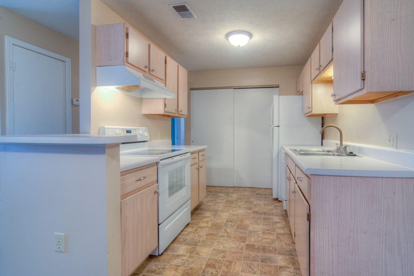 Cambridge Apartments Image 14