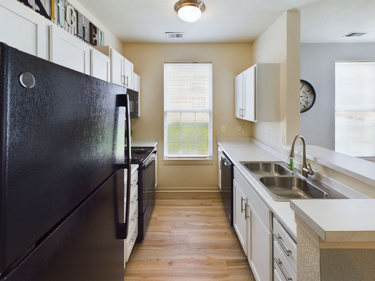 Pebble Brook Village Image 6