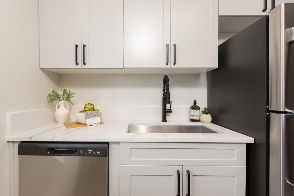 Reveal Apartments Image 12