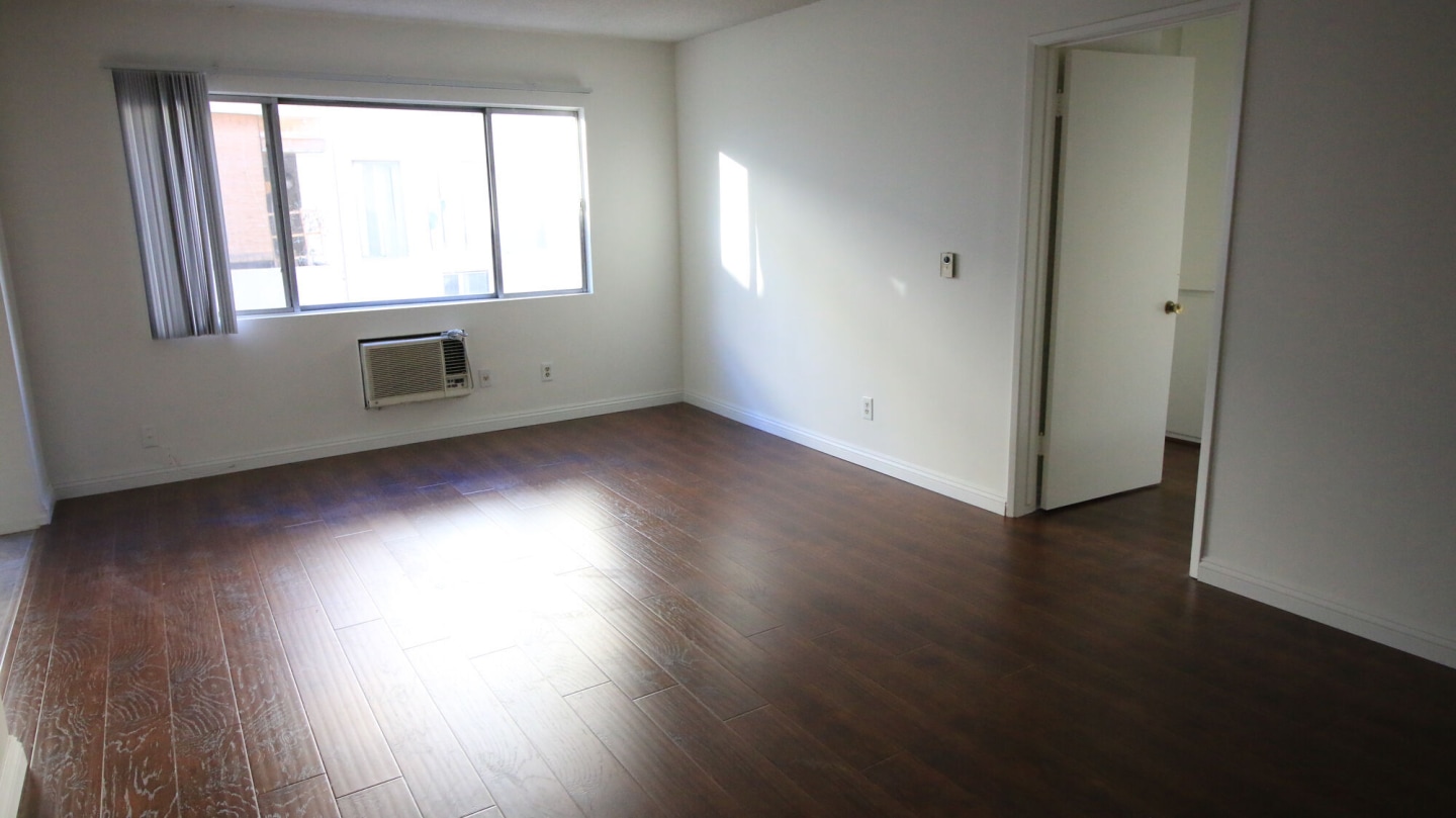 Regency Apartments Image 2