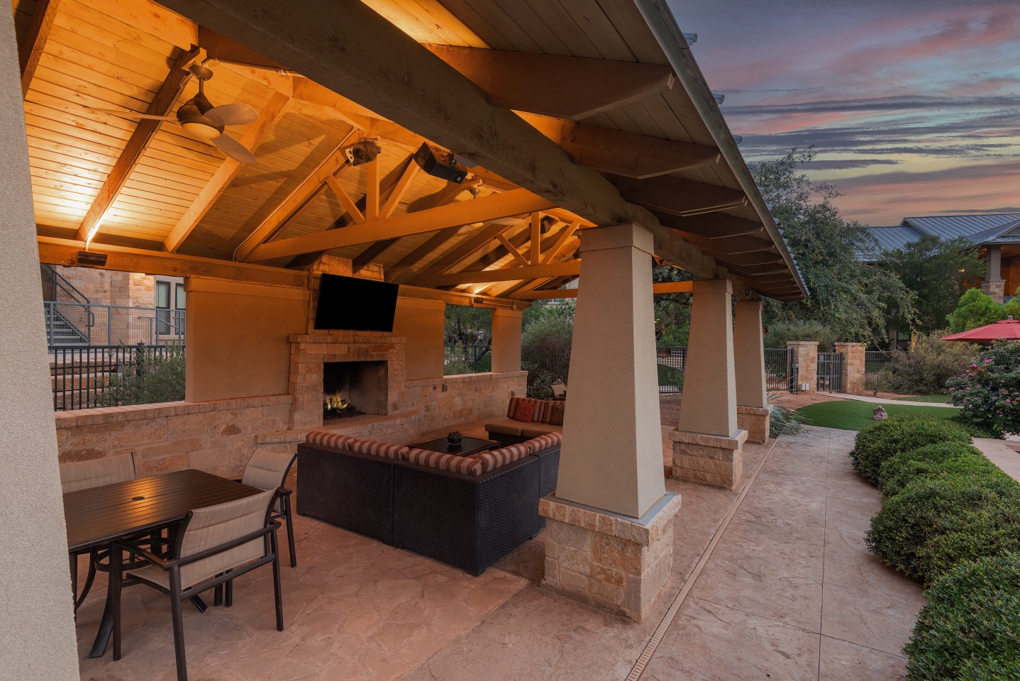 Sandstone Ridge Image 21
