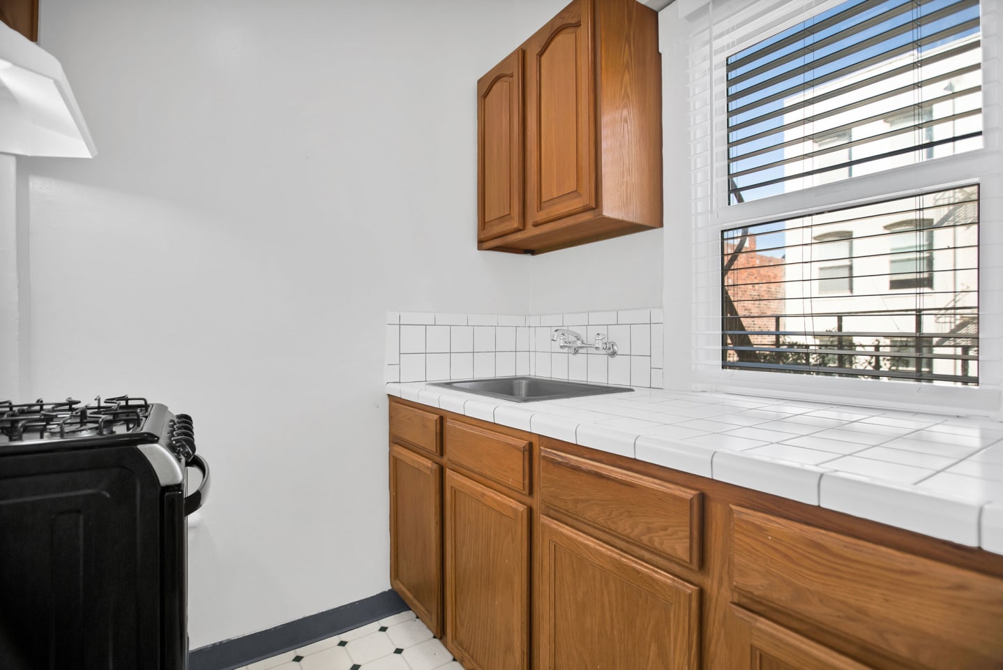 1025 Post Apartments Image 5