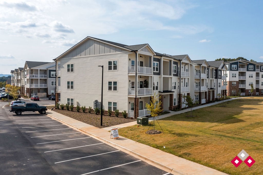 Summit at Hendersonville Image 26