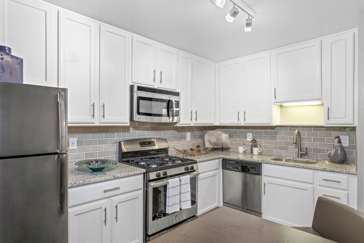 Versailles Apartment Image 1