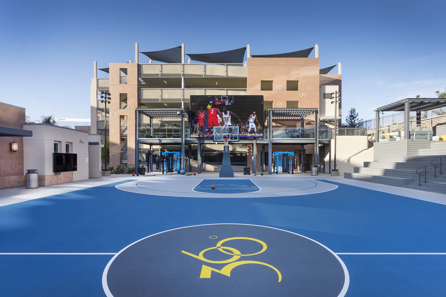 360 Luxury Apartments Image 1