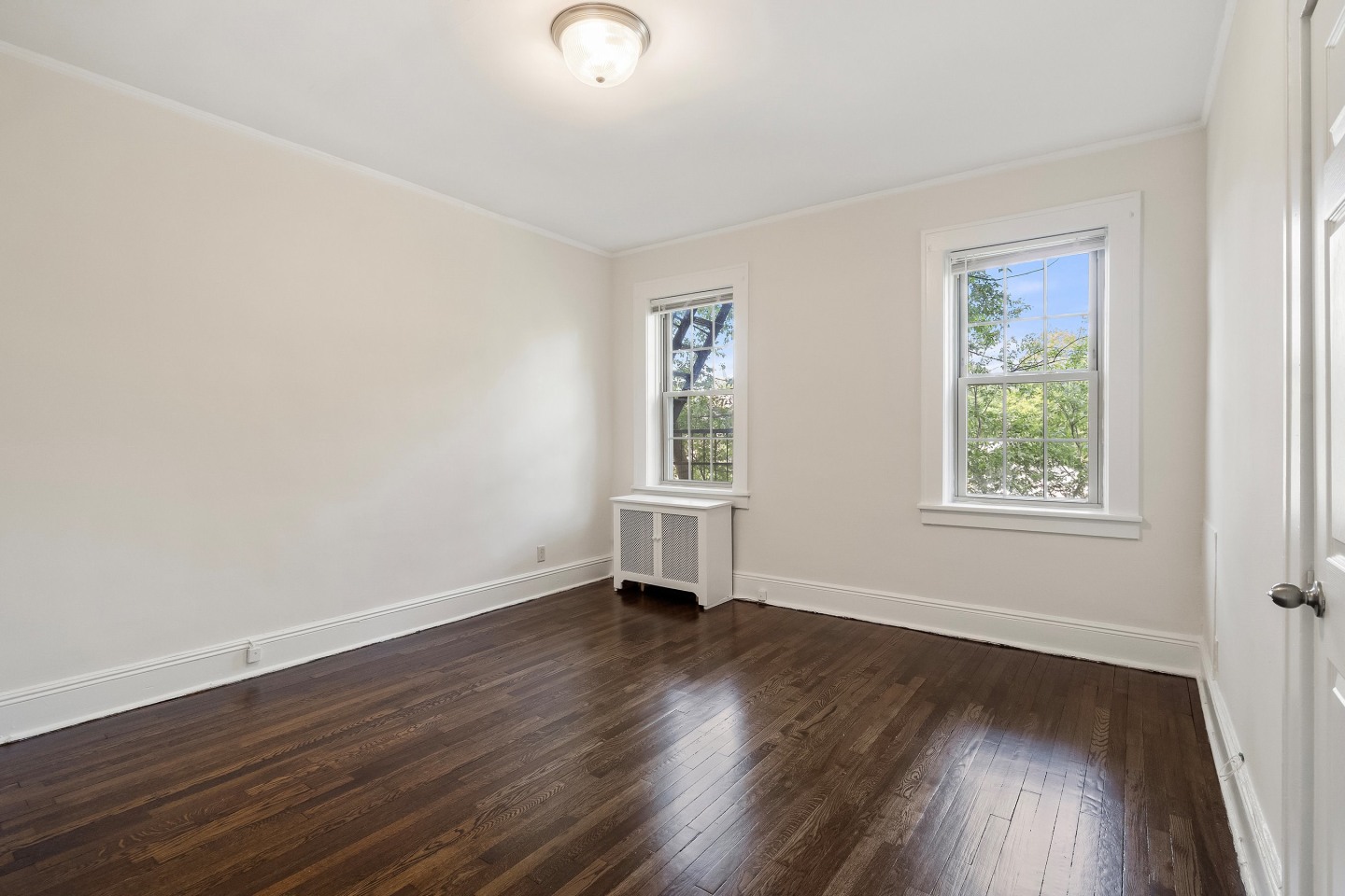 55 Monroe Place Apartments Image 10