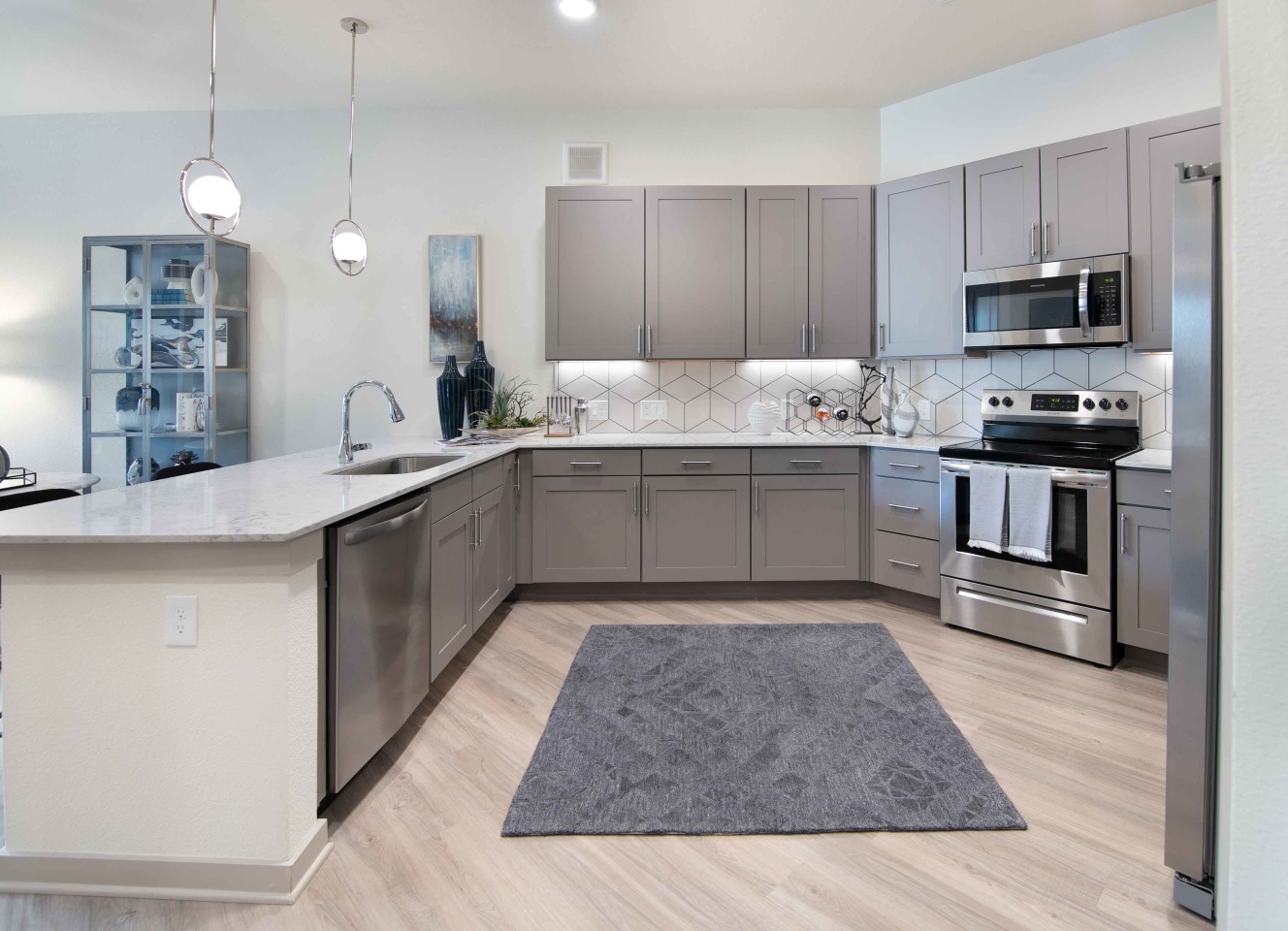 Sagemont Luxury Living Image 4