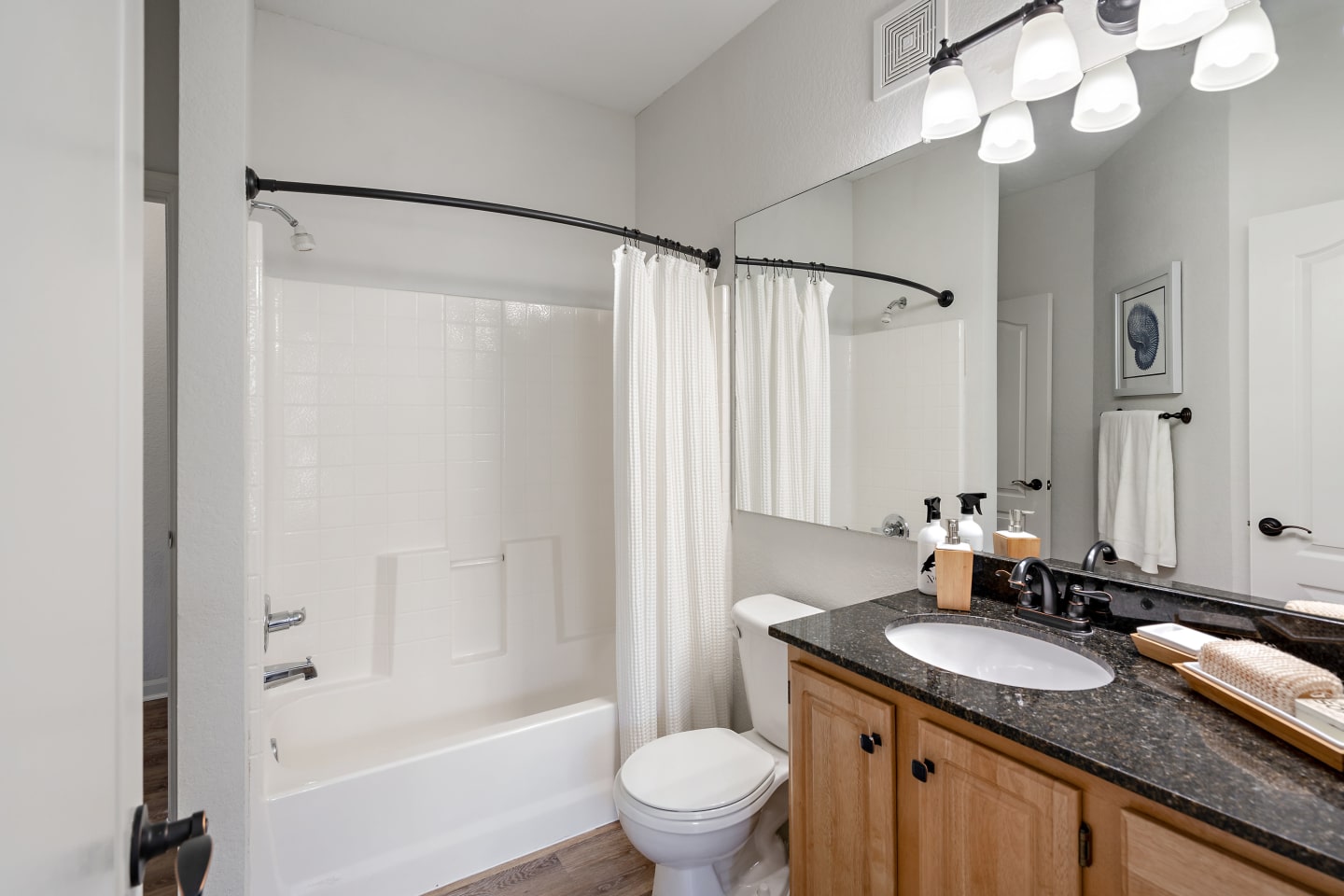 Grandeville at River Place Image 31