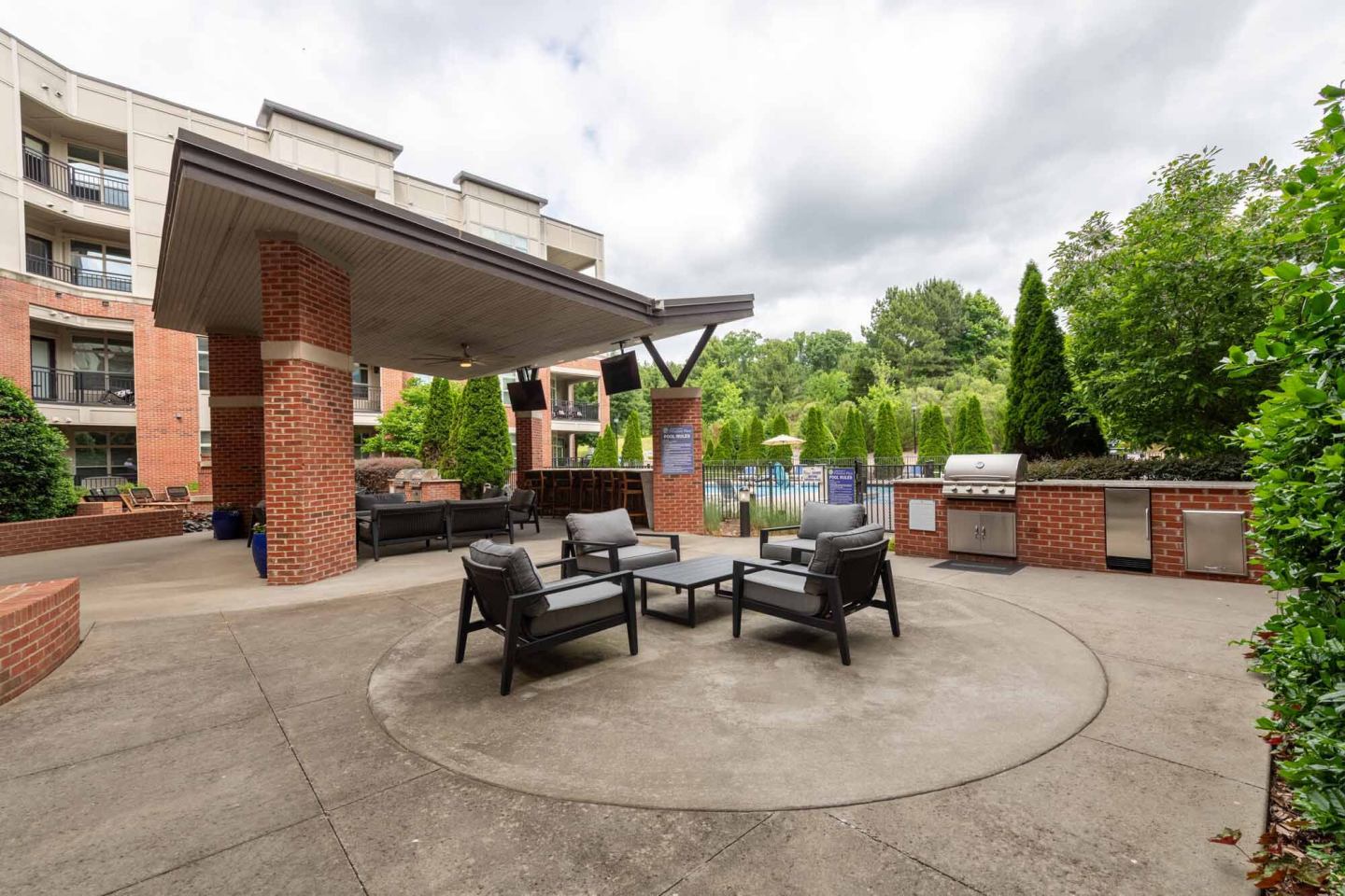 Apartments at Palladian Place Image 25