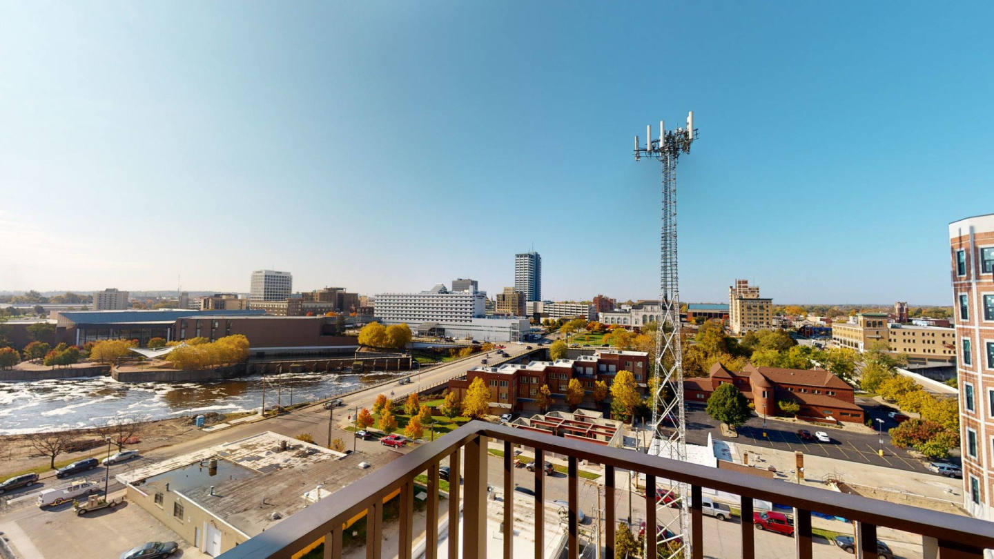 300 East LaSalle Image 35