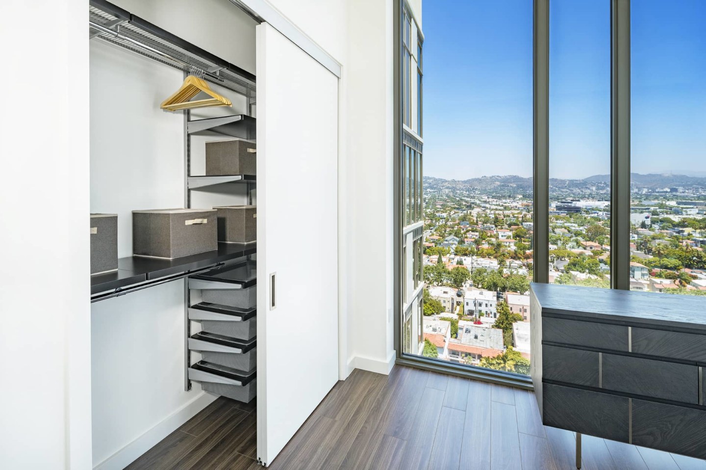 Vision on Wilshire Image 17