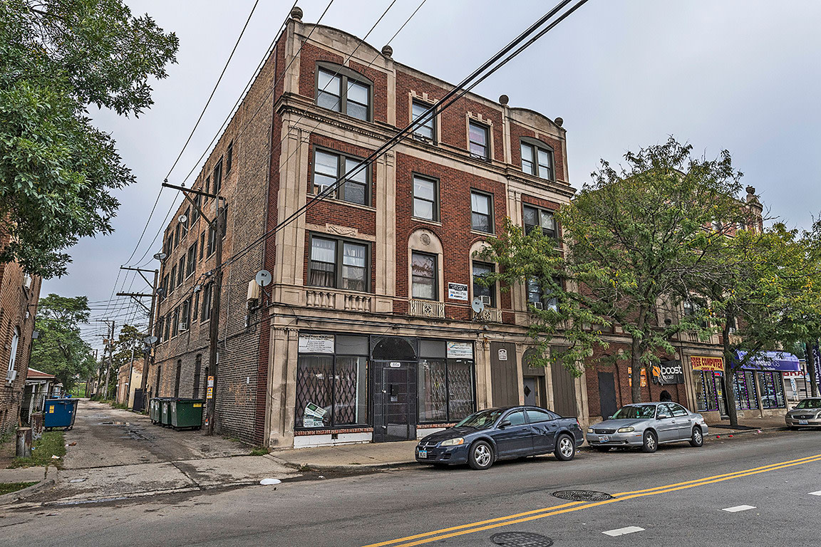 808 W 76th Image 13