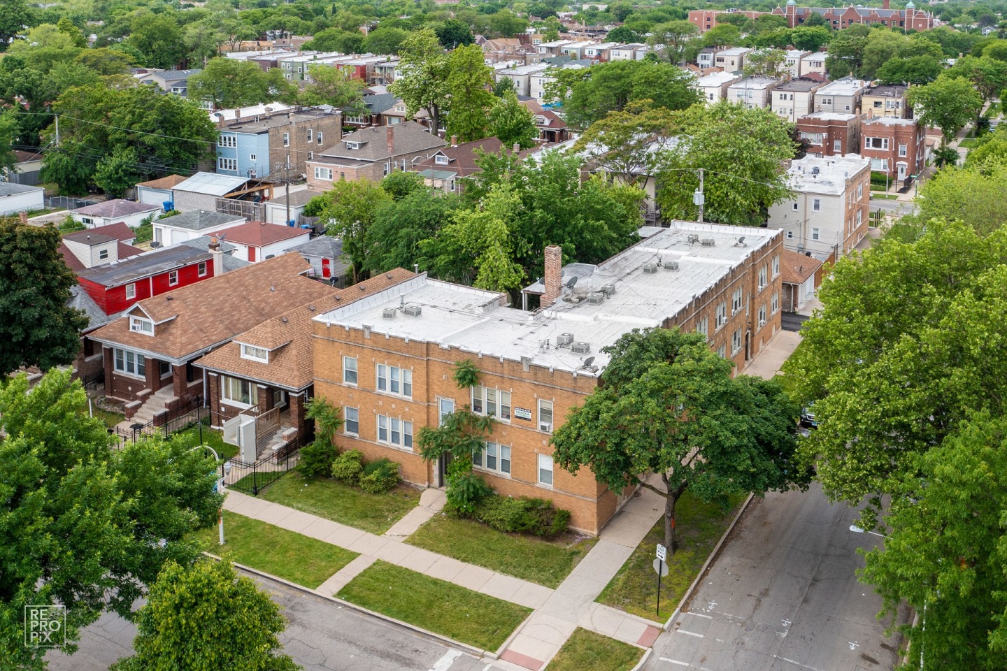5401-09 W Le Moyne St Image 3