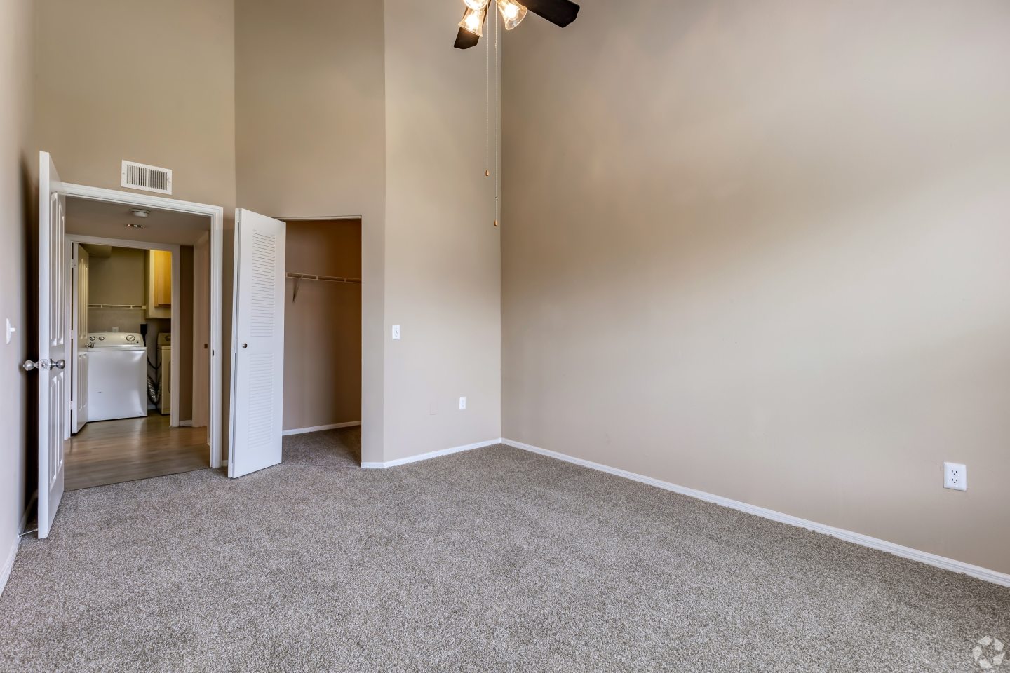 Calais Park Apartments Image 26