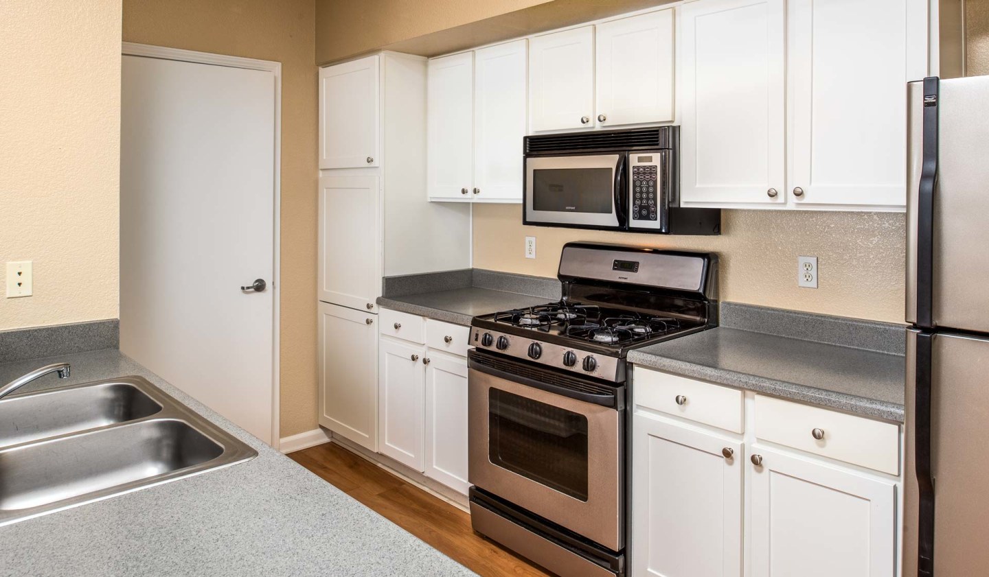 Monterey Grove Apartments Image 18