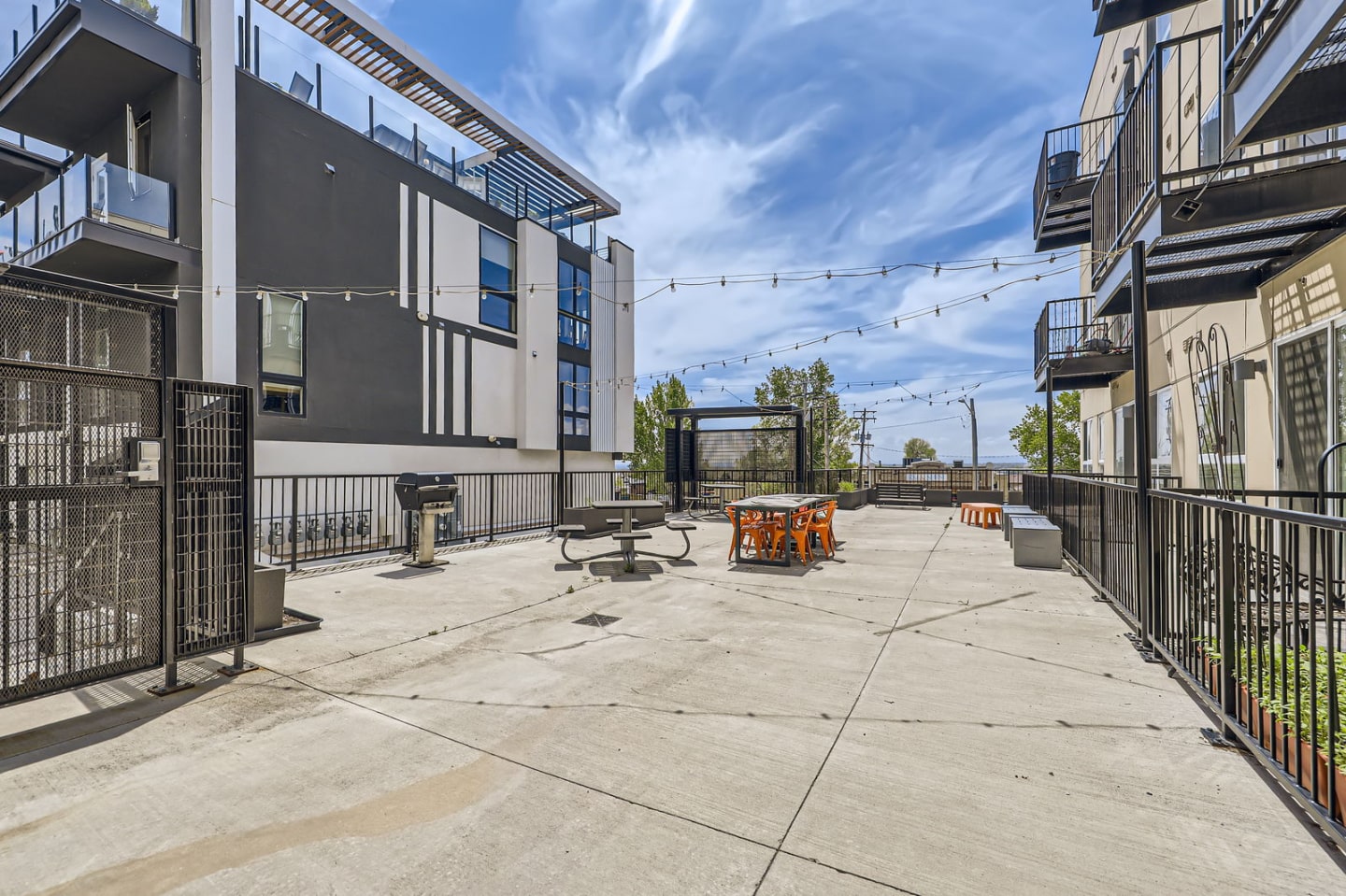 SloHi Flats Image 15