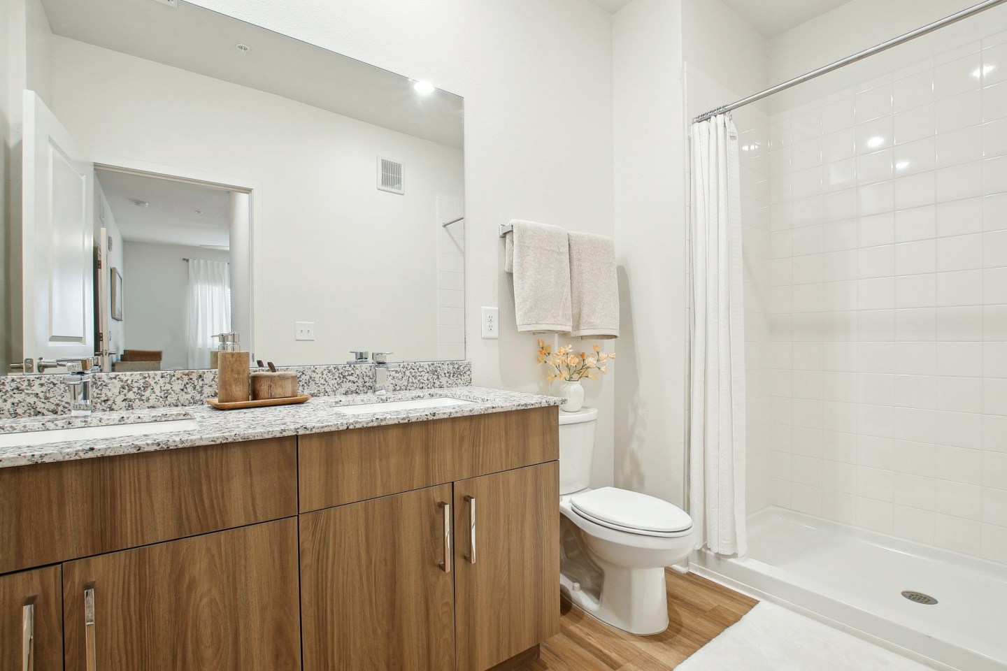 Sundance Trail Apartments Image 11