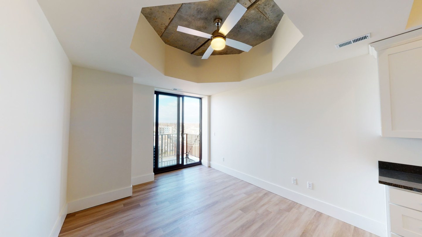300 East LaSalle Image 39