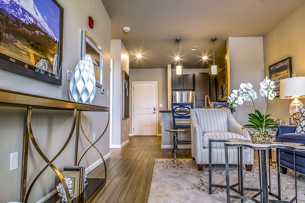 Alinea Town and Country Image 9