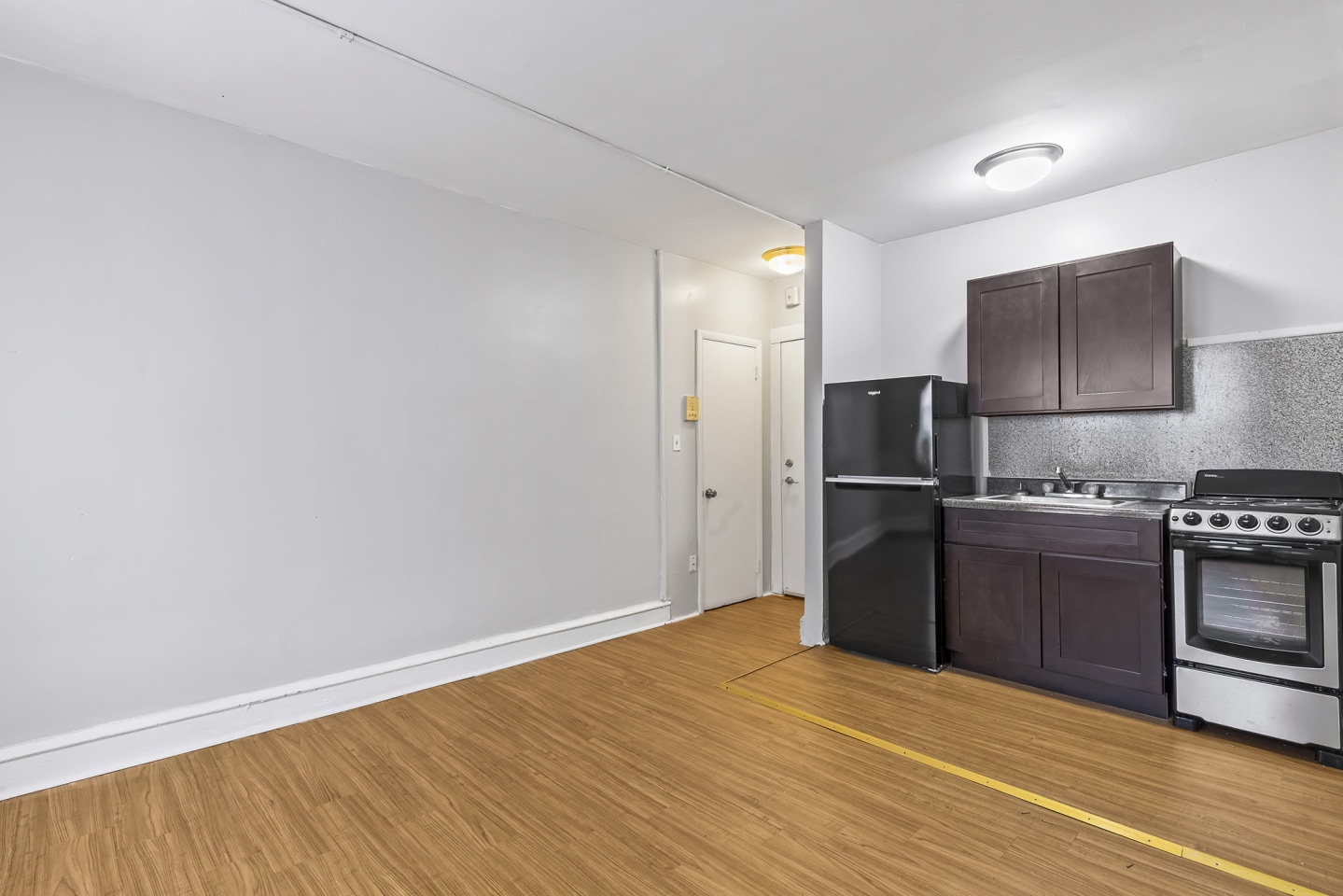 Eli Court Image 5