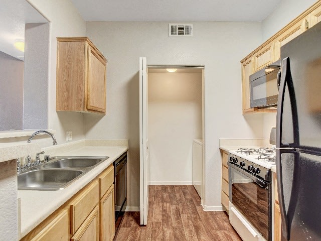 Tierra Villas at Lone Mountain Image 3