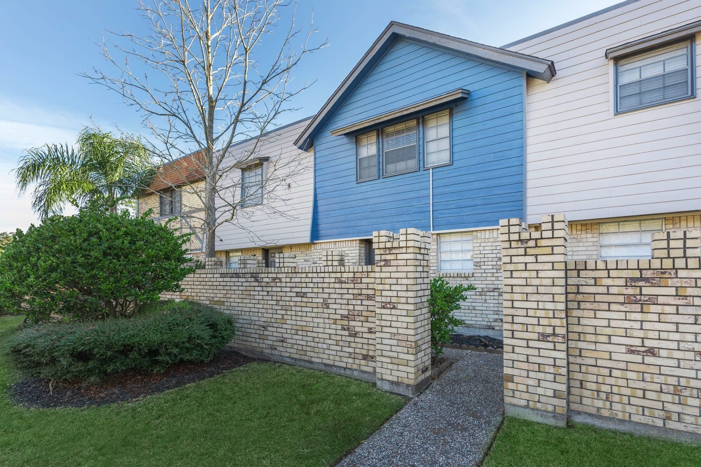 Camelot Apartments Image 8