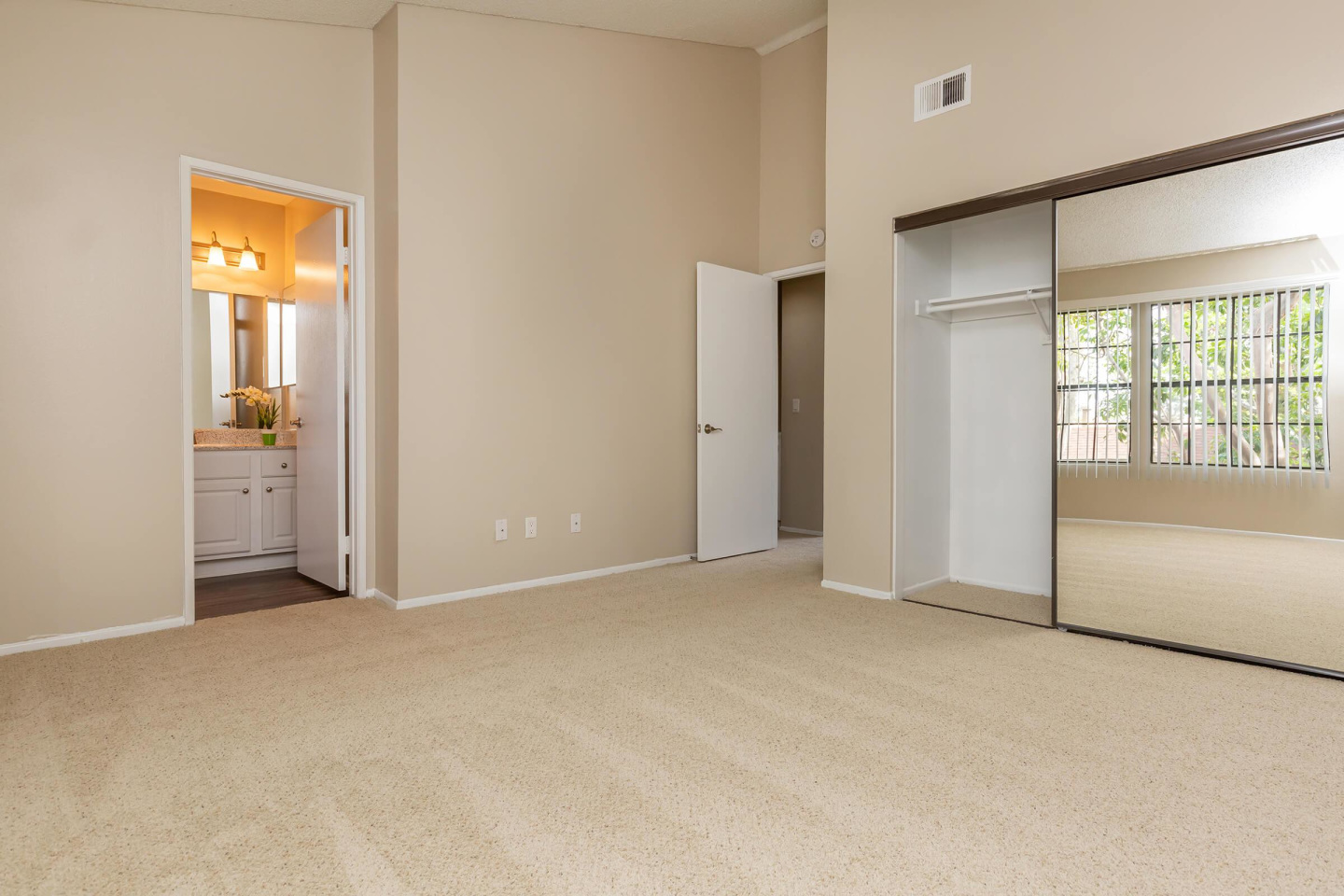 Oak Tree Court Image 45