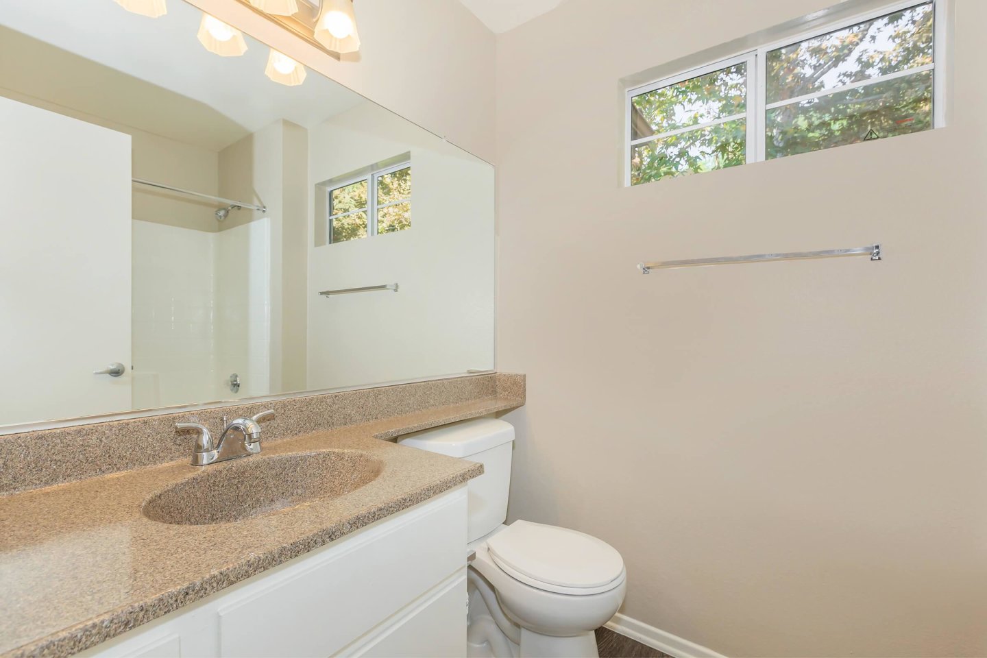 Wood Canyon Villa Apartment Homes Image 7